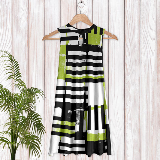 Sleeveless Keyhole Swing Dress with Side Pockets - Geometric