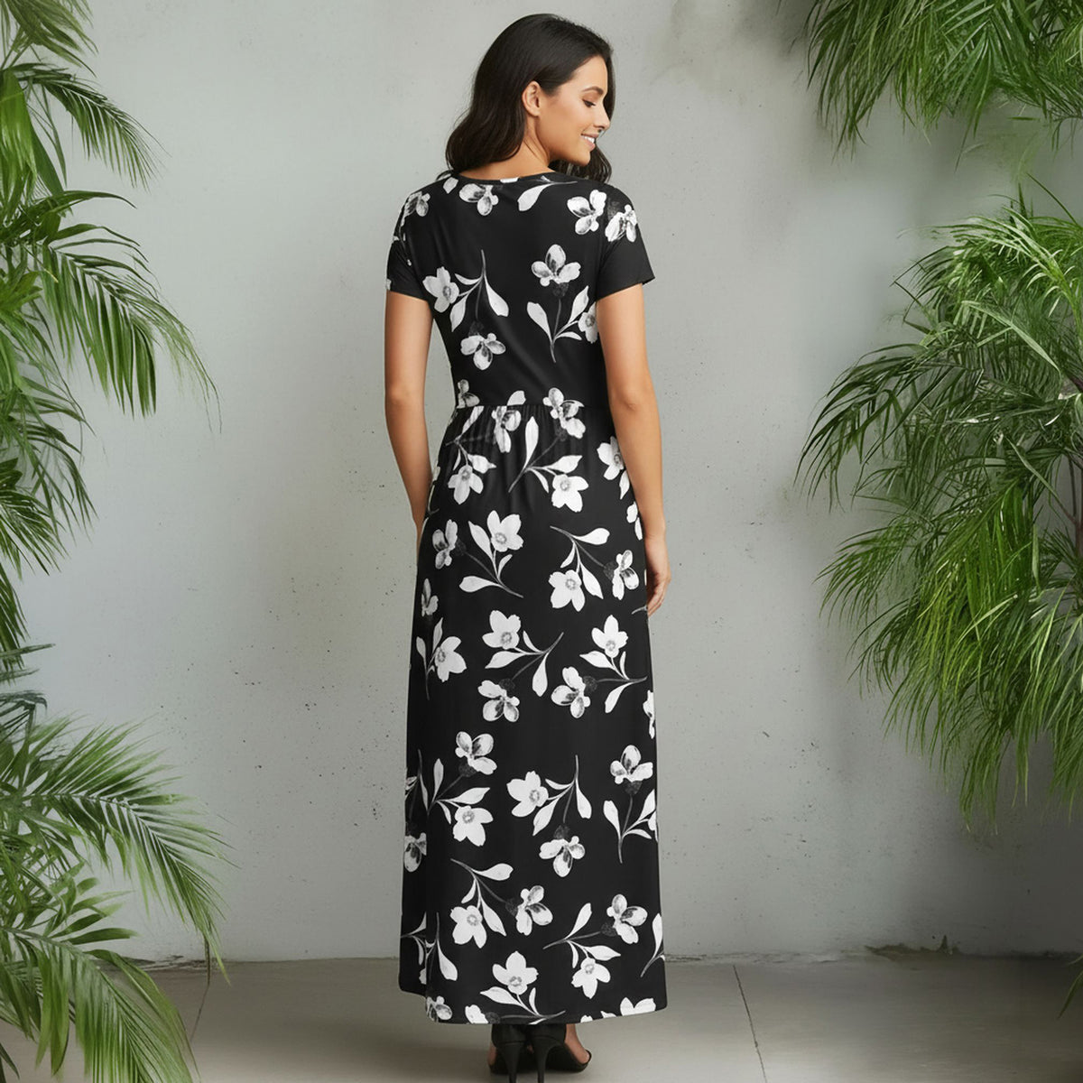 Short Sleeve Fit and Flare Maxi Dress with Pockets - Floral